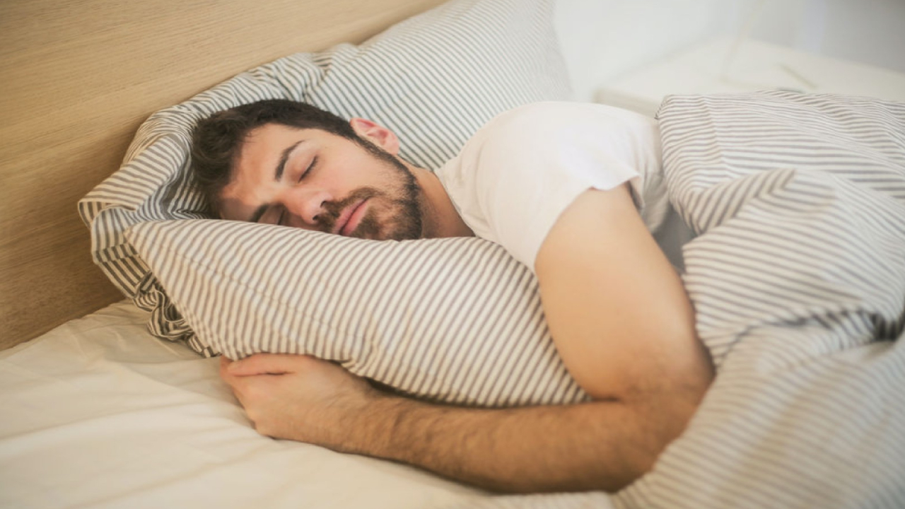 Healthy Sleep Tips: ఈ ఫుడ్ మీ నిద్రను తినేస్తుంది.. మెదడును డ్యామేజ్ చేస్తుంది.. వీటితో జాగ్రత్తగా ఉండండి? Healthy Sleep Tips: ఈ ఫుడ్ మీ నిద్రను తినేస్తుంది.. మెదడును డ్యామేజ్ చేస్తుంది.. వీటితో జాగ్రత్తగా ఉండండి?