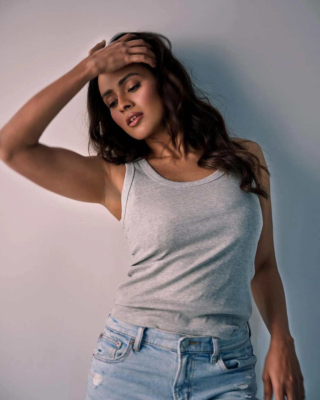 Hebah Patel Sizzling Photos