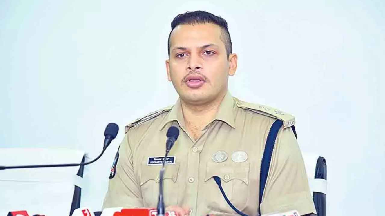 IPS Siddharth Kaushal Resign: ఏపీ ఐపీఎస్ సిద్ధార్ధ్ కౌశల్ రాజీనామా.. కారణం ఏంటంటే.. IPS Siddharth Kaushal Resign: ఏపీ ఐపీఎస్ సిద్ధార్ధ్ కౌశల్ రాజీనామా.. కారణం ఏంటంటే..