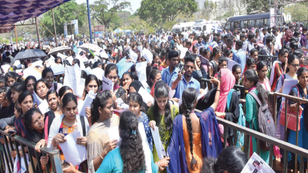 Job Mela: నిరుద్యోగులకు గుడ్ న్యూస్.. ప్రైవేట్ సంస్థల్లో ఉద్యోగాలు.. అర్హత, దరఖాస్తు, పూర్తి వివరాలు Job Mela: నిరుద్యోగులకు గుడ్ న్యూస్.. ప్రైవేట్ సంస్థల్లో ఉద్యోగాలు.. అర్హత, దరఖాస్తు, పూర్తి వివరాలు