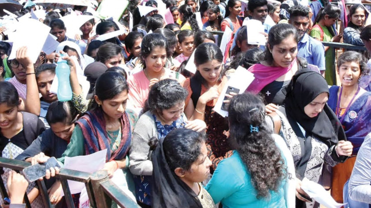 Jobs In Germany: బంపర్ ఆఫర్.. ఉచిత ట్రేనింగ్ జర్మనీలో ఉద్యోగం.. నెలకు రూ.2 లక్షల జీతం.. వెంటనే అప్లై చేసుకోండి Jobs In Germany: బంపర్ ఆఫర్.. ఉచిత ట్రేనింగ్ జర్మనీలో ఉద్యోగం.. నెలకు రూ.2 లక్షల జీతం.. వెంటనే అప్లై చేసుకోండి