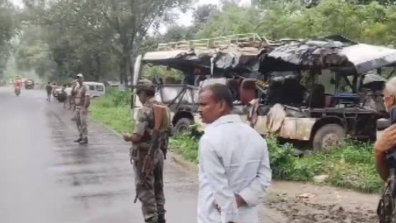 ఘోర రోడ్డు ప్రమాదం.. ట్రక్కును ఢీకొట్టిన కన్వర్ యాత్రికుల బస్సు.. 18మంది మృతి ఘోర రోడ్డు ప్రమాదం.. ట్రక్కును ఢీకొట్టిన కన్వర్ యాత్రికుల బస్సు.. 18మంది మృతి