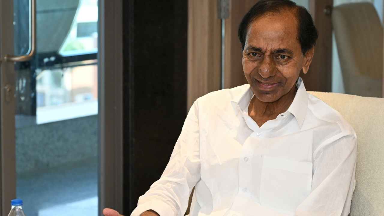 KCR Health Condition: కుదుటపడ్డ మాజీ సీఎం కేసీఆర్ ఆరోగ్యం.. రేపు మరోసారి వైద్య పరీక్షలు KCR Health Condition: కుదుటపడ్డ మాజీ సీఎం కేసీఆర్ ఆరోగ్యం.. రేపు మరోసారి వైద్య పరీక్షలు