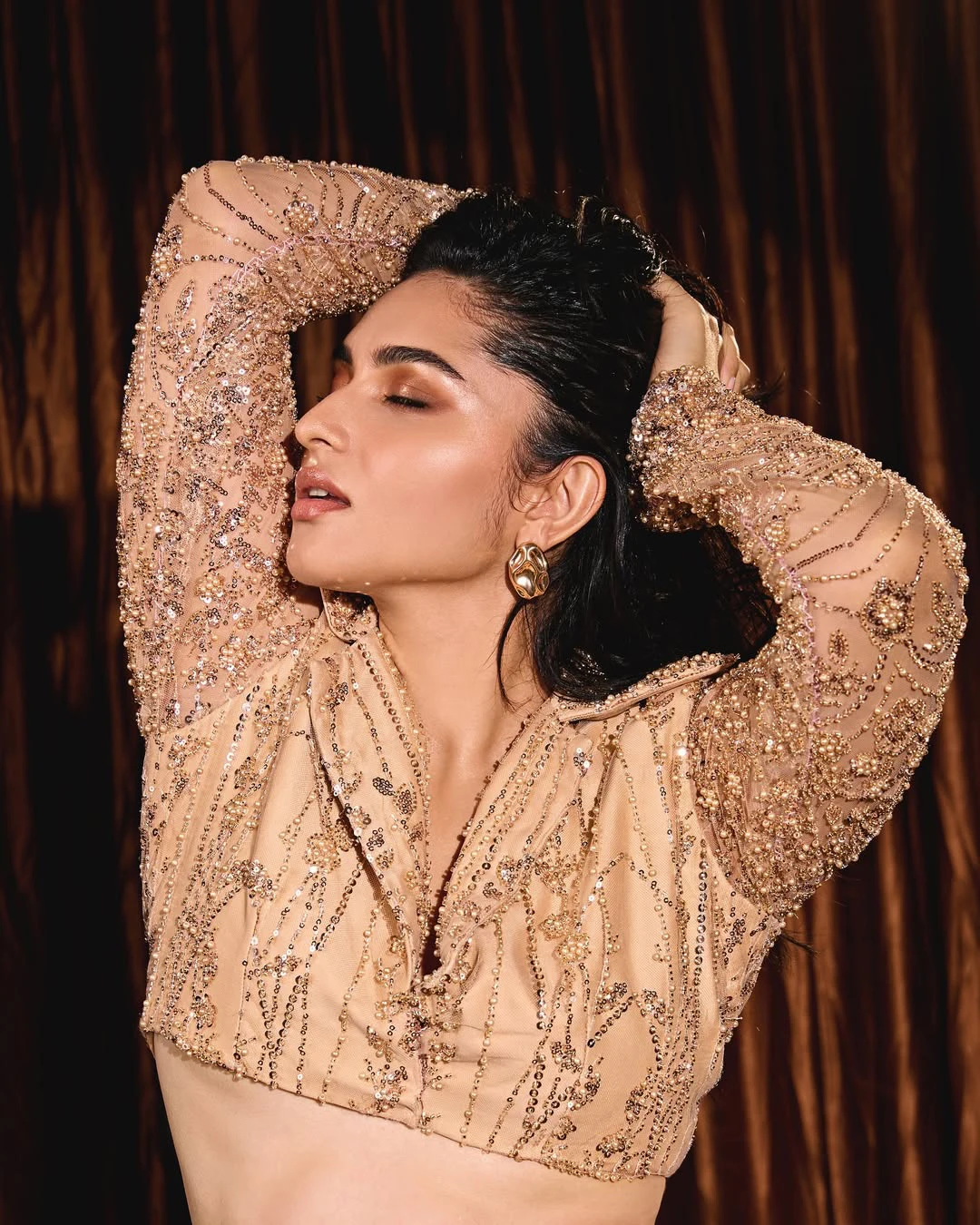 Kayadu Lohar Sizzling Photos
