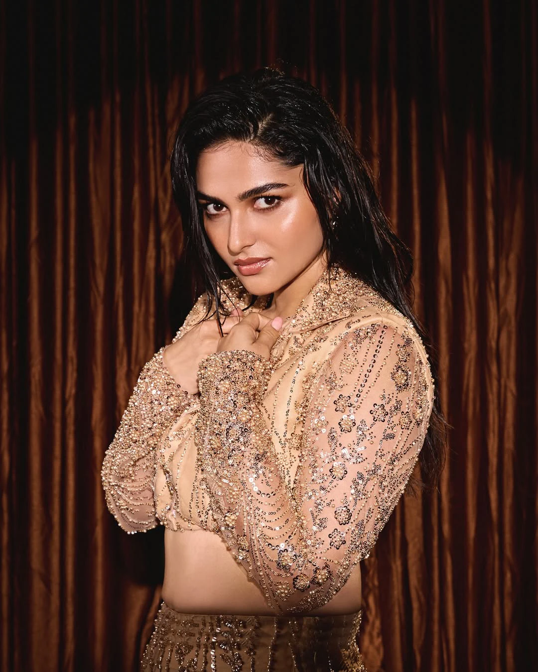 Kayadu Lohar Sizzling Photos