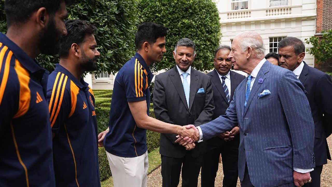 Shubman Gill : చివరి బ్యాటర్ ఔట్ అయినప్పుడు ఏమనిపించింది.. గిల్కు బ్రిటన్ రాజు ప్రశ్న.. Shubman Gill : చివరి బ్యాటర్ ఔట్ అయినప్పుడు ఏమనిపించింది.. గిల్కు బ్రిటన్ రాజు ప్రశ్న..