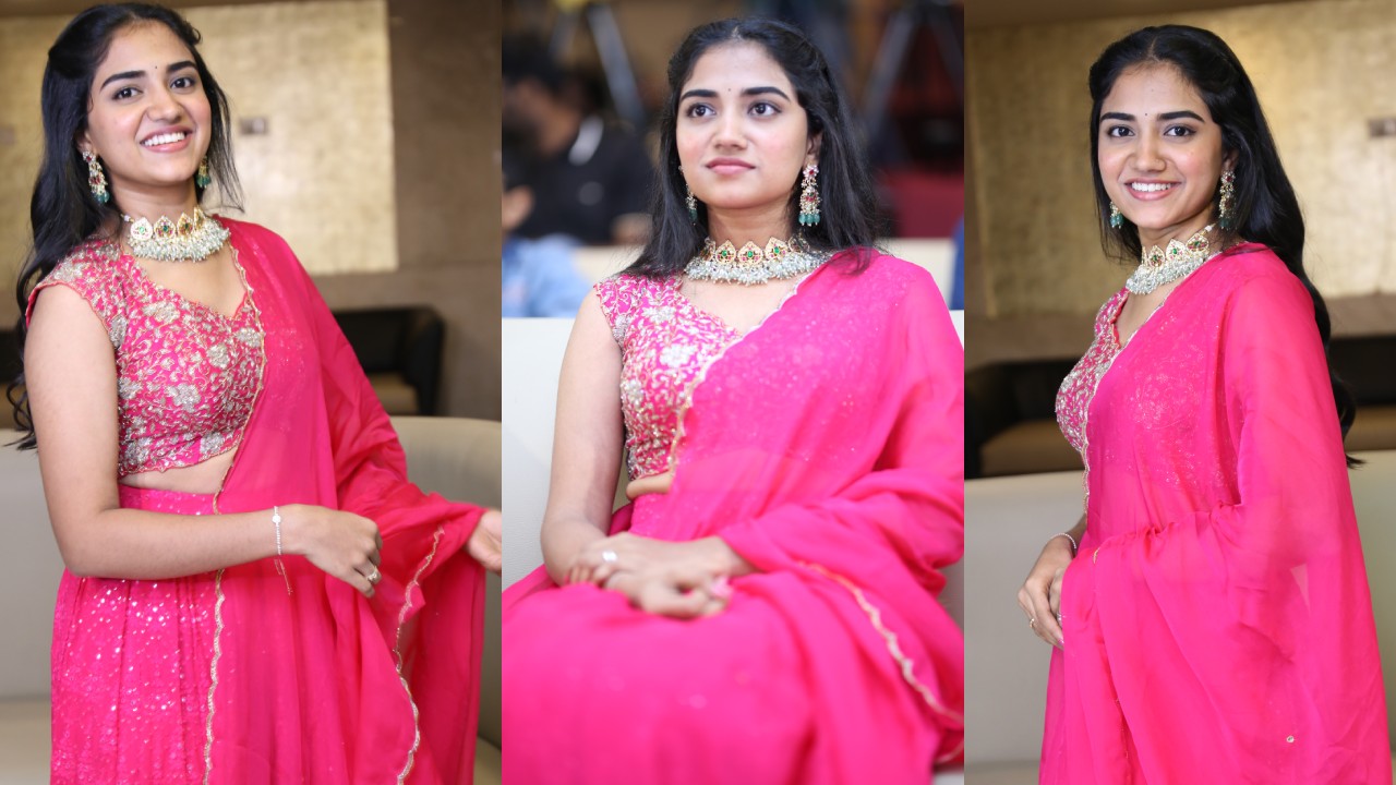 Malavika Manoj : ఓ భామ అయ్యో రామ ప్రీ రిలీజ్ ఈవెంట్.. పింక్ లెహంగాలో మెరిపిస్తున్న మాళవిక మనోజ్..