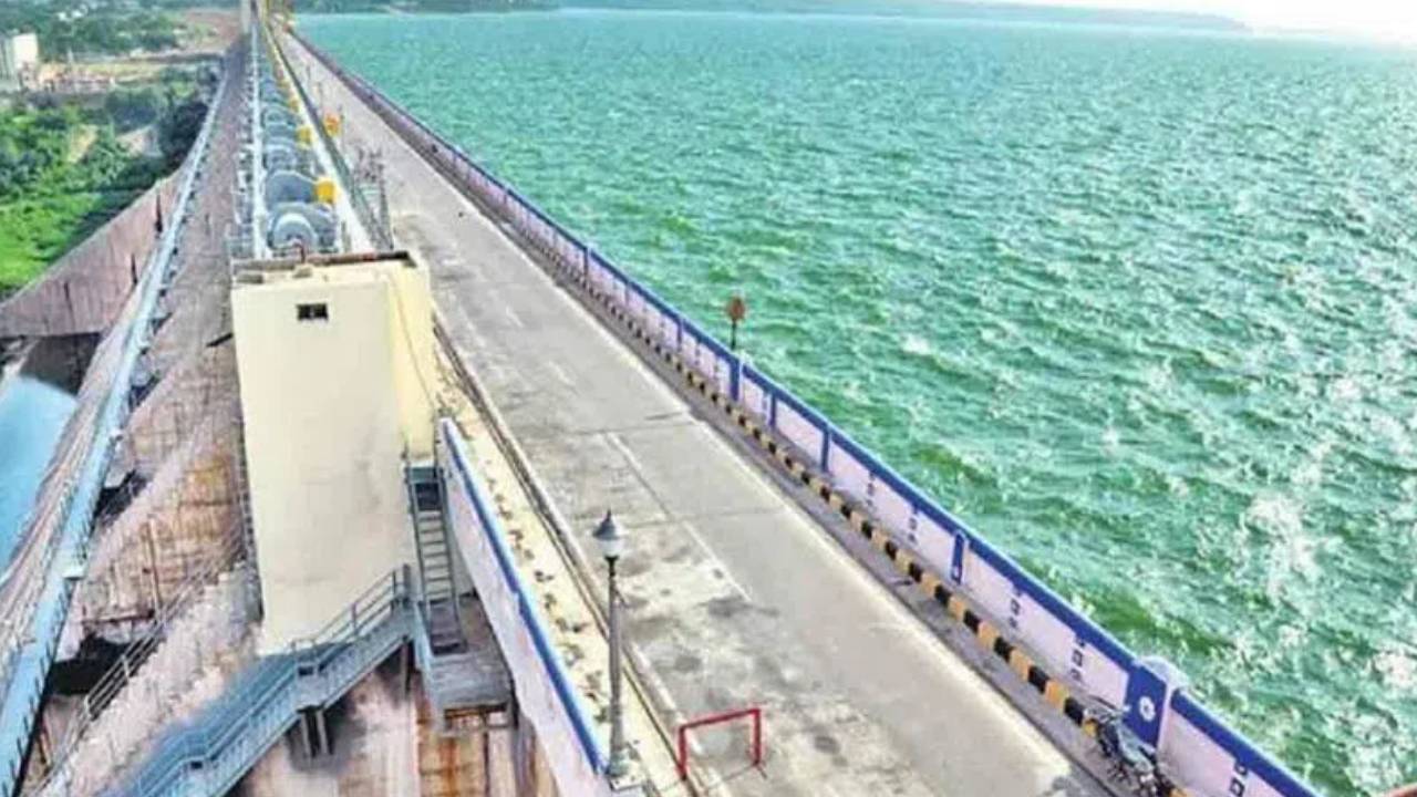 Nagarjuna Sagar Dam: డేంజర్ జోన్లో నాగార్జున సాగర్.. అసలు పొంచి ఉన్న ప్రమాదం ఏంటి? Nagarjuna Sagar Dam: డేంజర్ జోన్లో నాగార్జున సాగర్.. అసలు పొంచి ఉన్న ప్రమాదం ఏంటి?