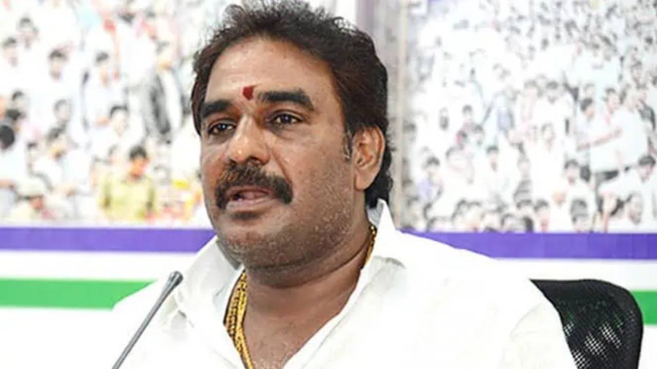 ఏపీ హైకోర్టులో వైసీపీ నేత పిన్నెల్లి రామకృష్ణారెడ్డికి ఊరట ఏపీ హైకోర్టులో వైసీపీ నేత పిన్నెల్లి రామకృష్ణారెడ్డికి ఊరట