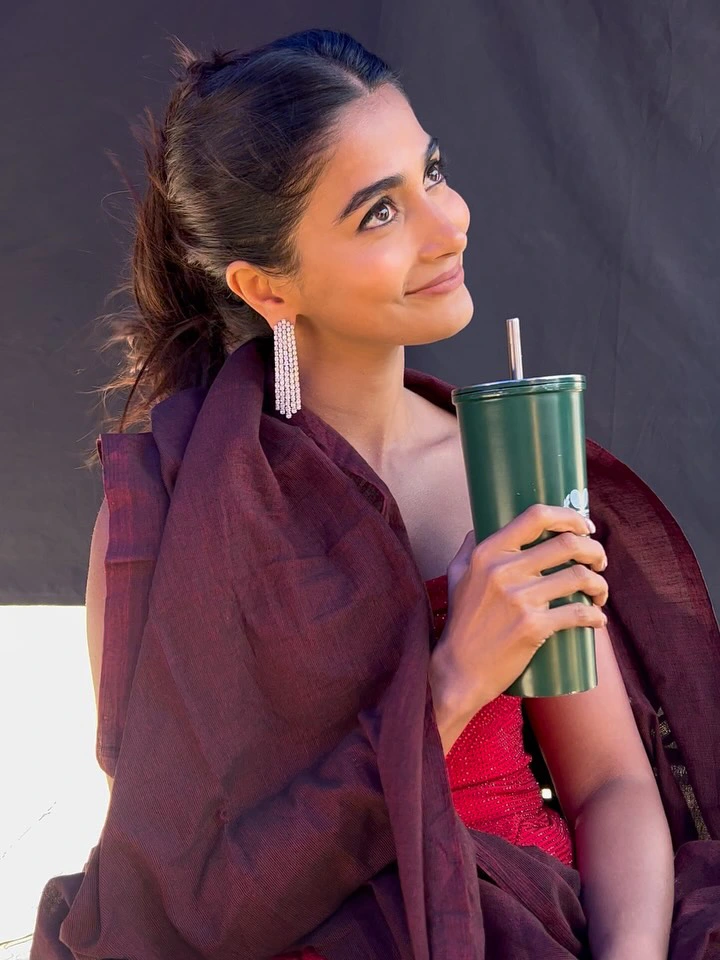 Pooja Hegde Monica Song Making Stills