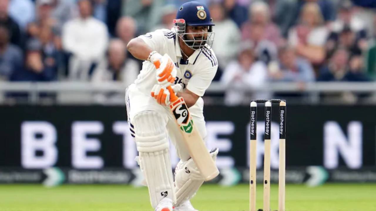 IND vs ENG: రిషబ్ పంత్ రెండో ఇన్నింగ్స్లో బ్యాటింగ్ చేస్తాడా..? క్లారిటీ ఇచ్చిన బ్యాటింగ్ కోచ్.. ఏమన్నాడంటే..? IND vs ENG: రిషబ్ పంత్ రెండో ఇన్నింగ్స్లో బ్యాటింగ్ చేస్తాడా..? క్లారిటీ ఇచ్చిన బ్యాటింగ్ కోచ్.. ఏమన్నాడంటే..?