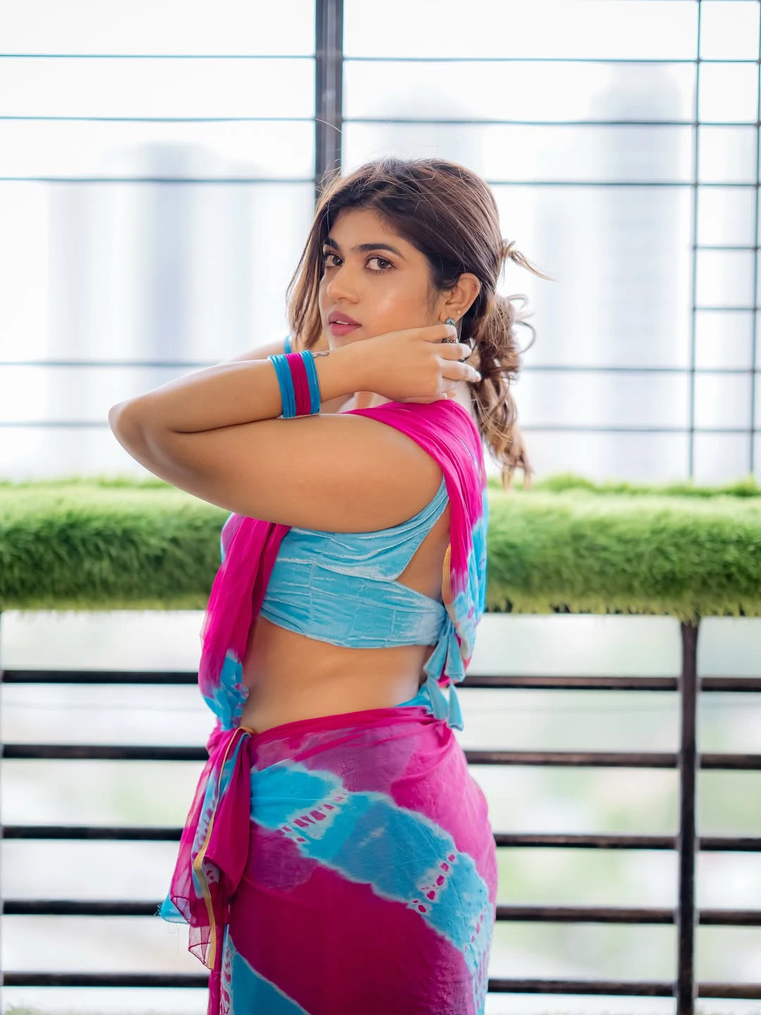 Rithu Chowdary Stunning Looks in Saree