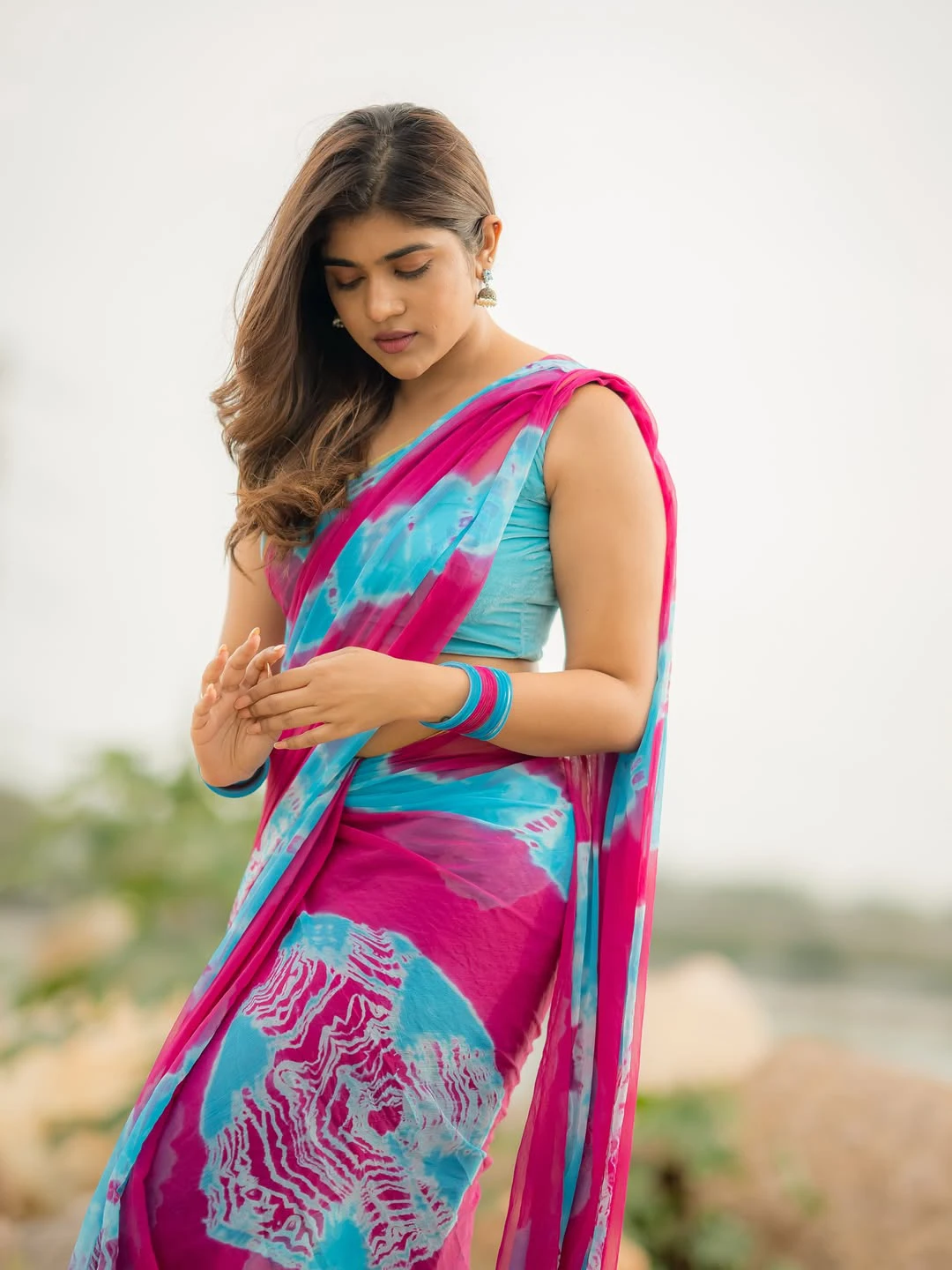 Rithu Chowdary Stunning Looks in Saree
