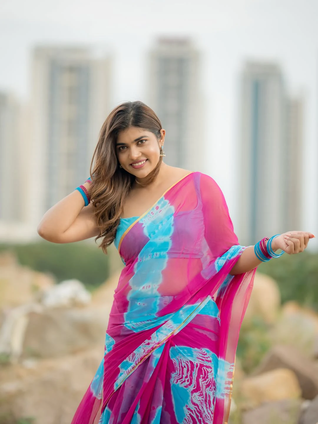 Rithu Chowdary Stunning Looks in Saree