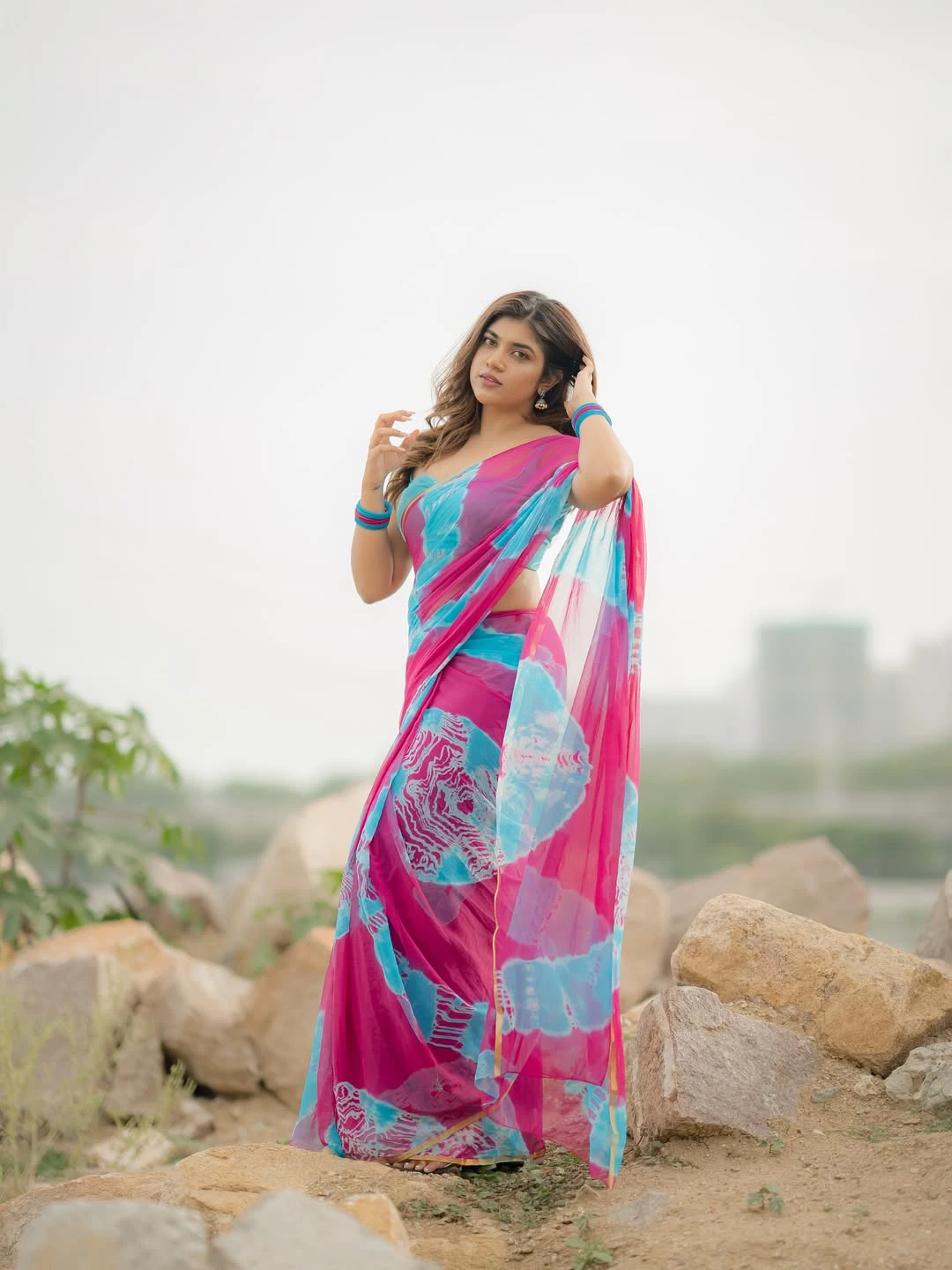 Rithu Chowdary Stunning Looks in Saree