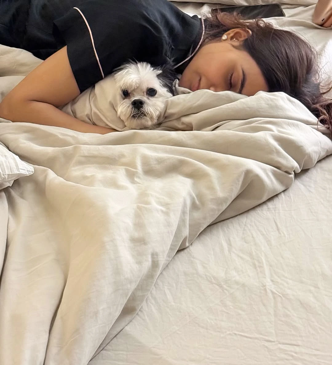 Samantha Enjoying America Vacation