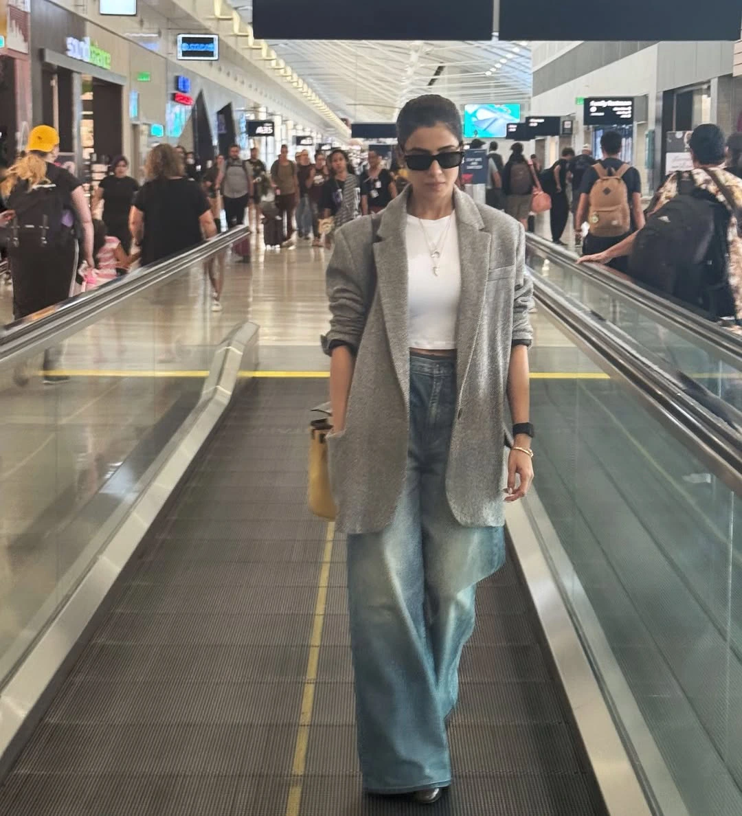 Samantha Enjoying America Vacation