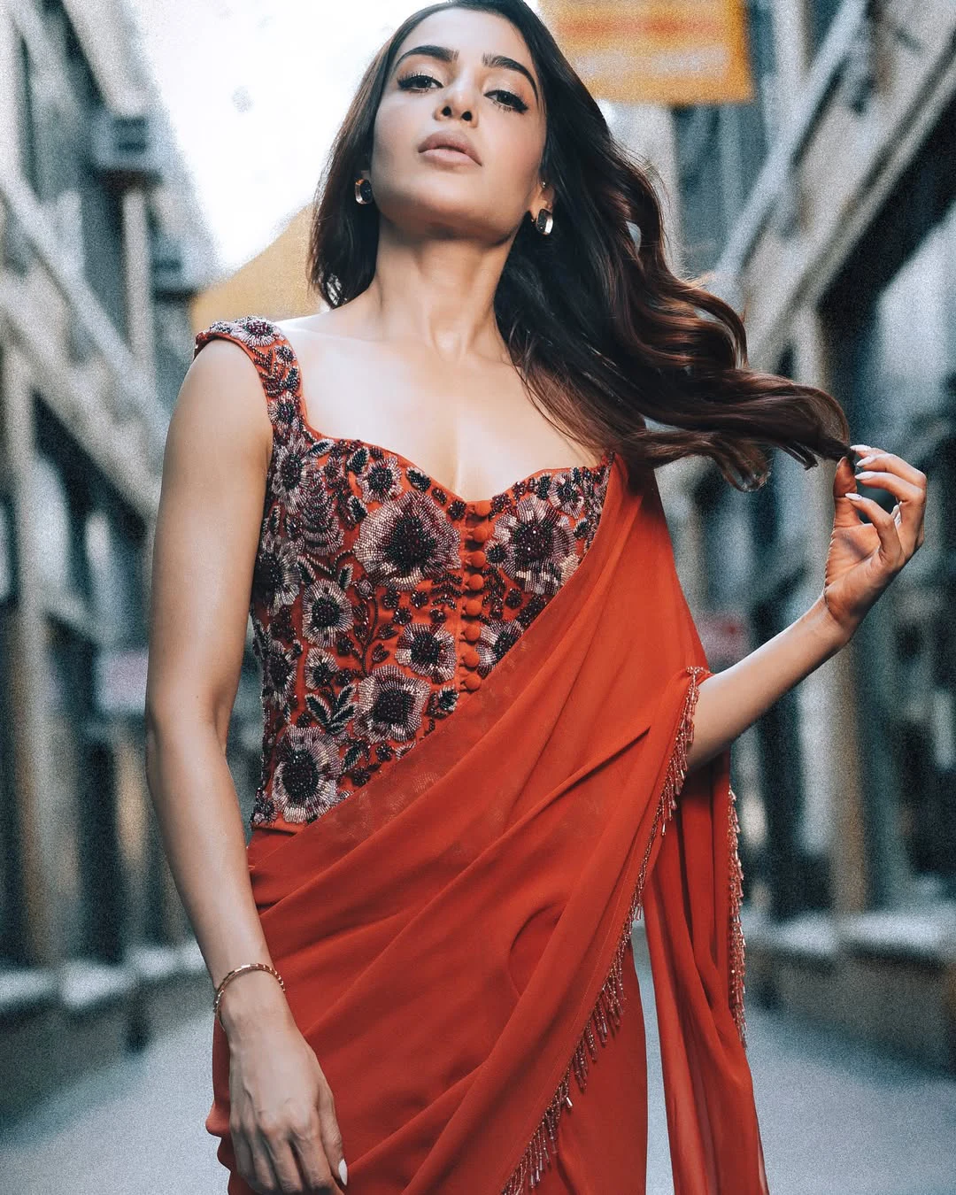 Samantha Shines in Red Saree
