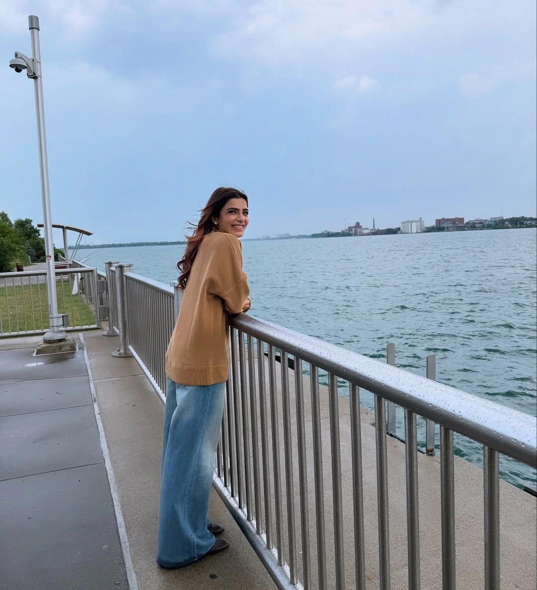 Samantha Enjoying America Vacation