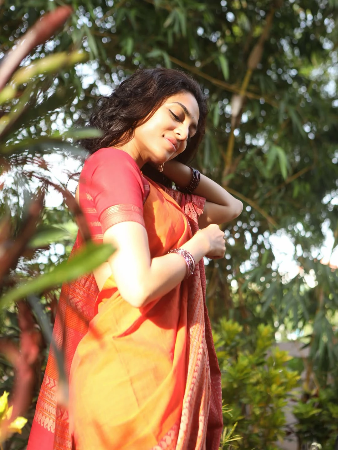 Sobhita Dhulipala Cute Photos in Saree