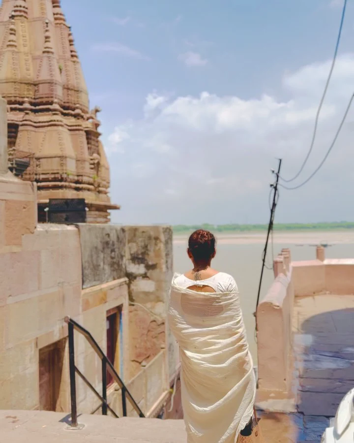 Soniya Singh Visits Kashi Temple