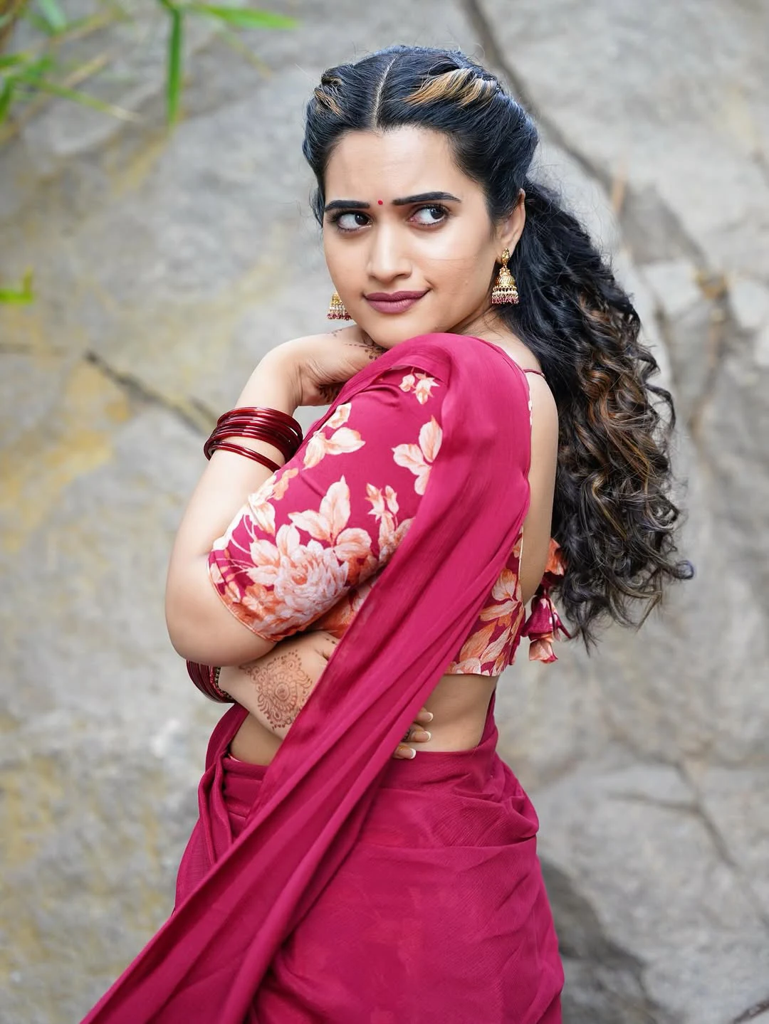 Sravanthi Chokarapu Cute Photos in Half Saree