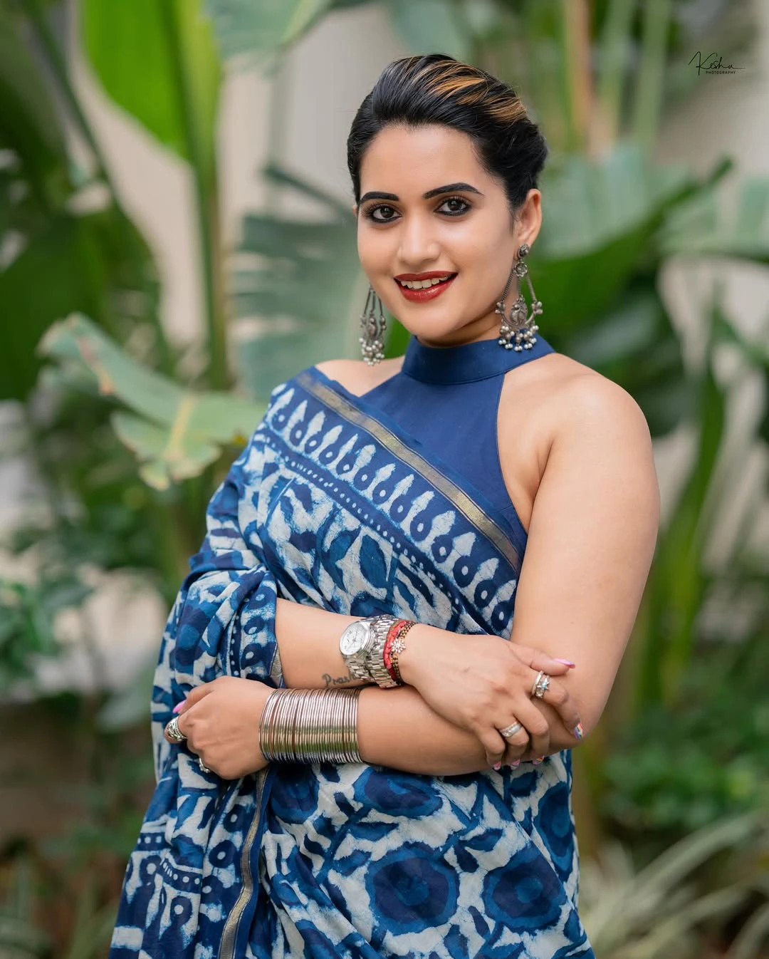 Sravanthi Chokarapu Back Less Poses in Saree