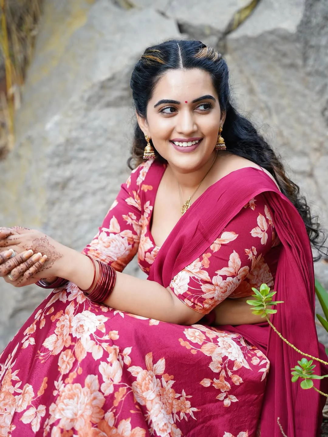 Sravanthi Chokarapu Cute Photos in Half Saree