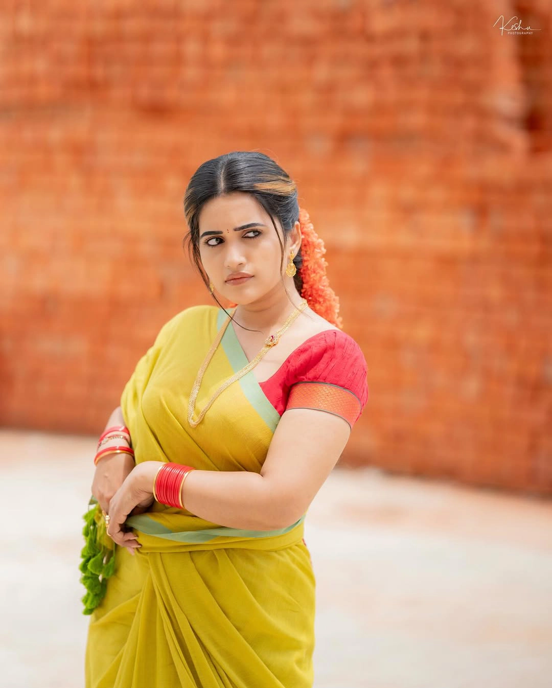 Sravanthi Chokarapu Traditional Looks in Saree