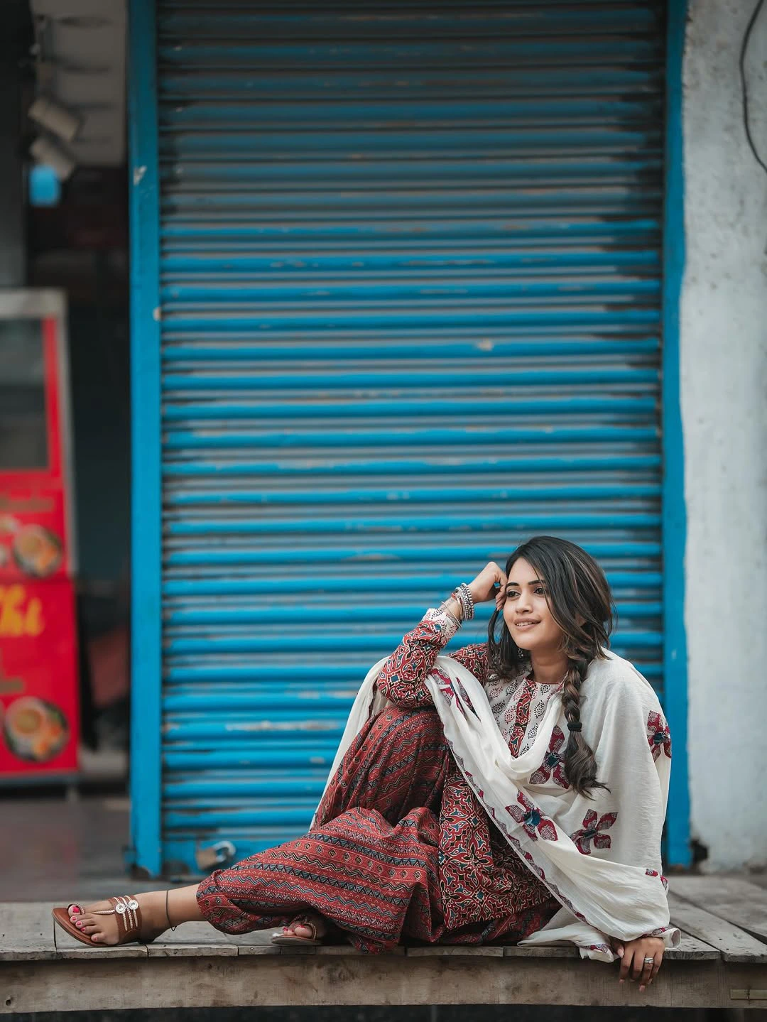 Anchor Sravanthi Chokarapu Simple Looks