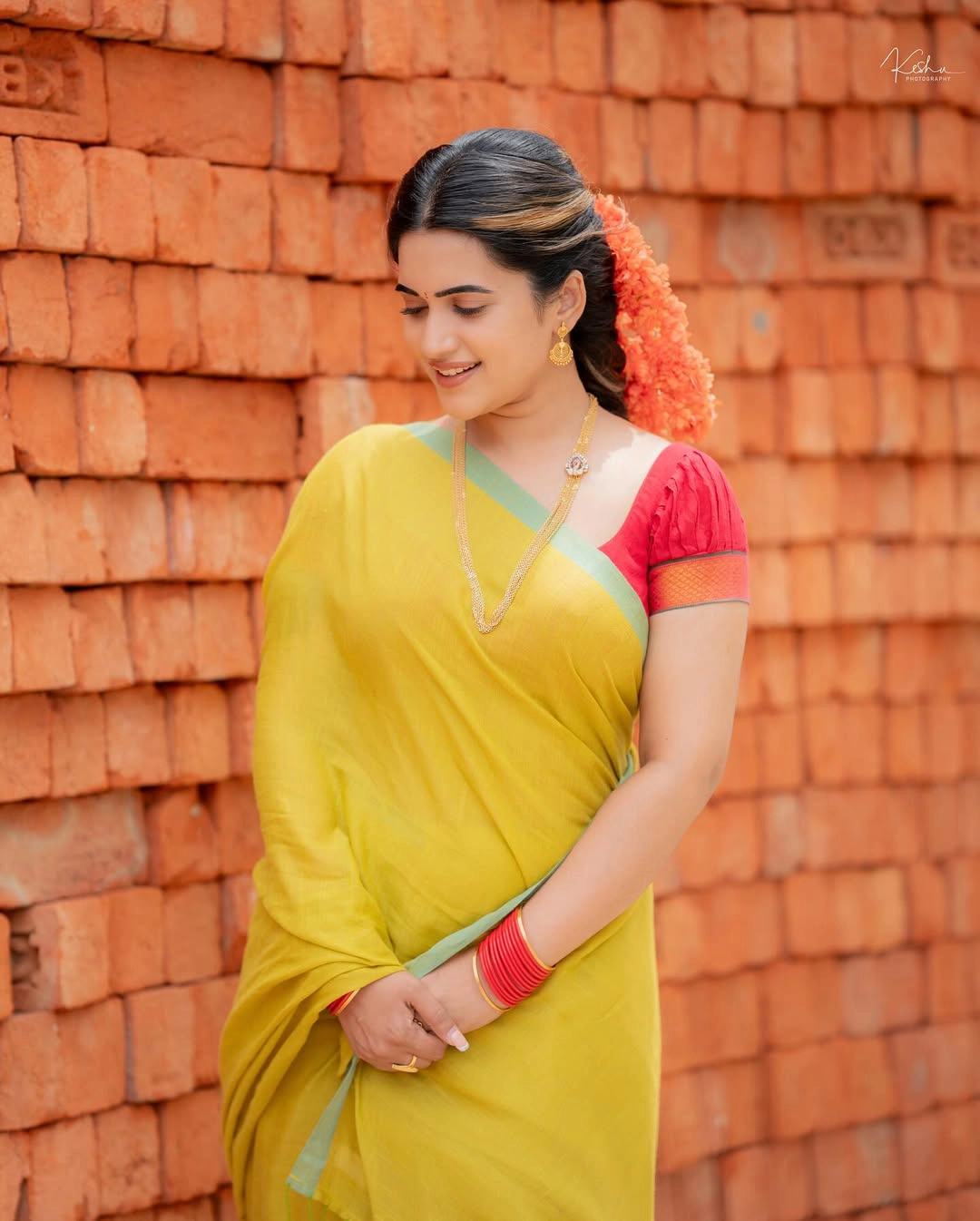 Sravanthi Chokarapu Traditional Looks in Saree