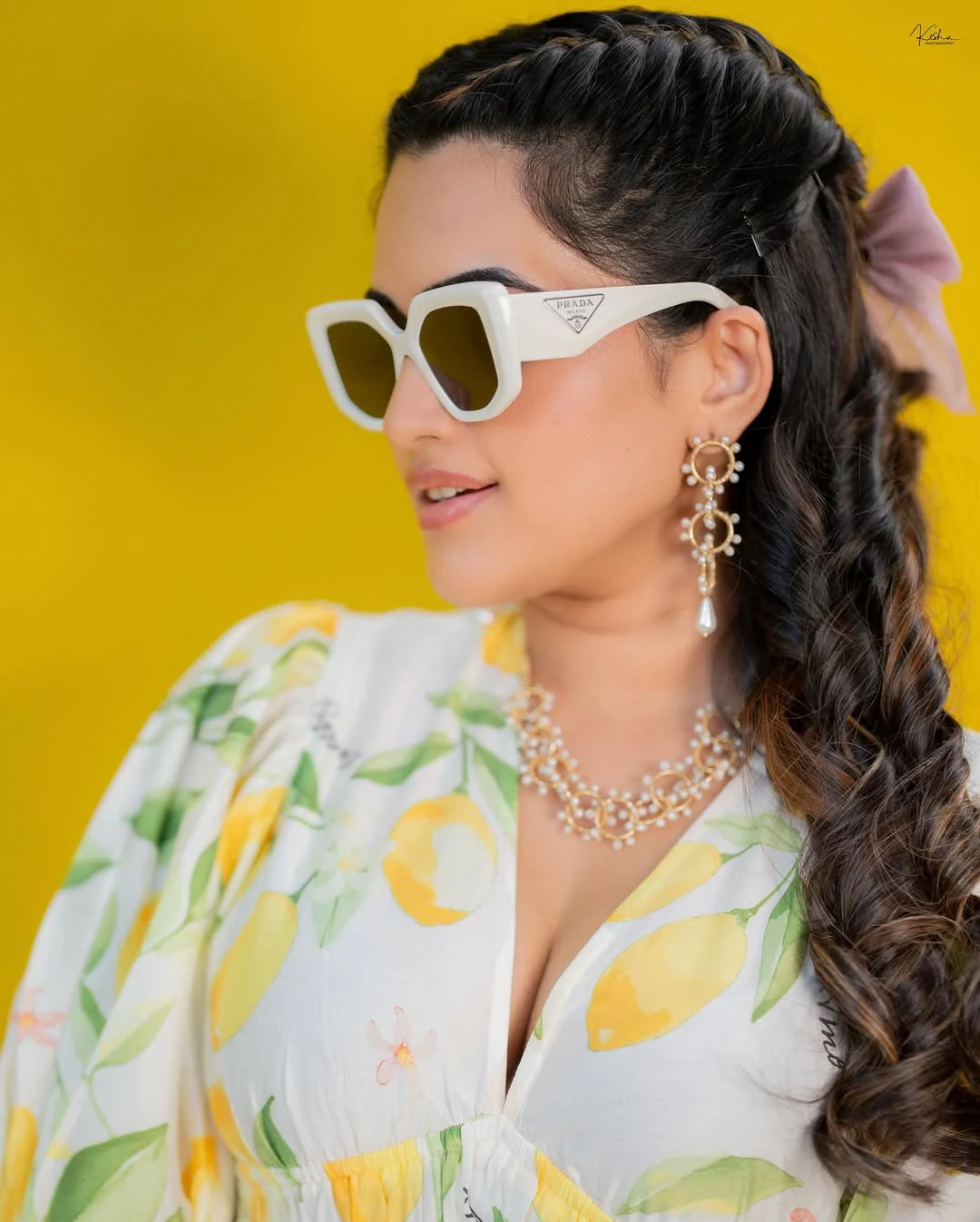 Sravanthi Chokarapu Cute Photos with Lemons