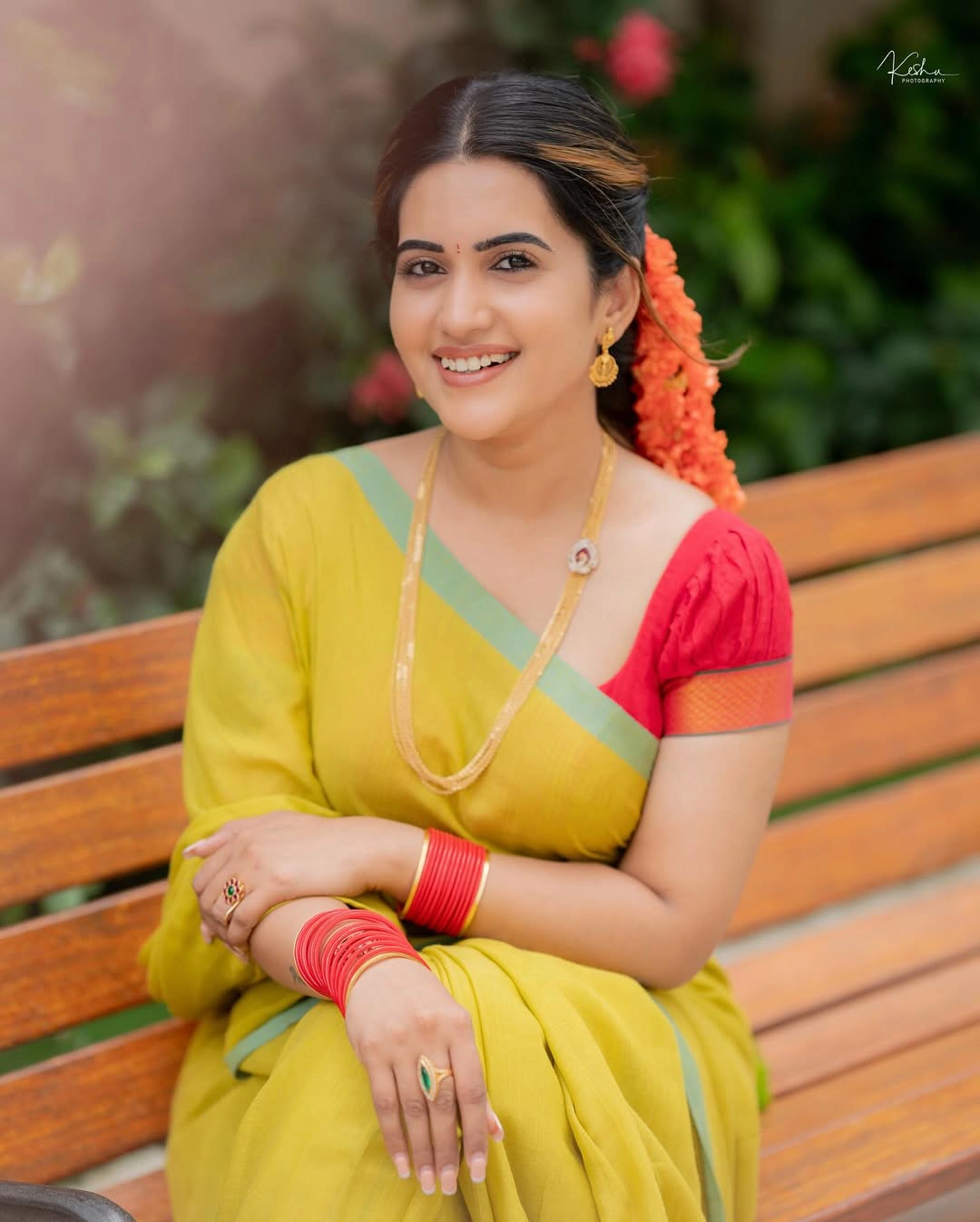 Sravanthi Chokarapu Traditional Looks in Saree