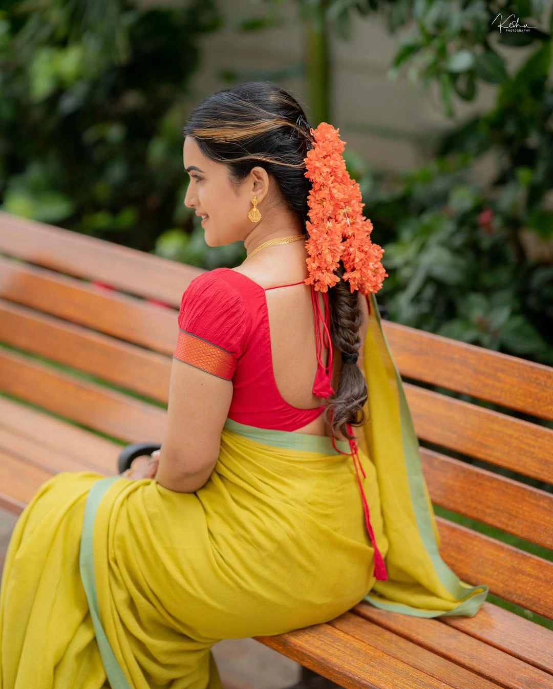 Sravanthi Chokarapu Traditional Looks in Saree