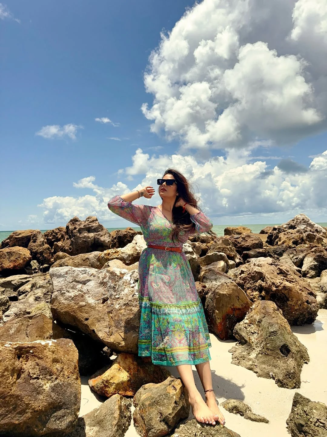 Anchor Sreemukhi Enjoying Beach Vacation in America