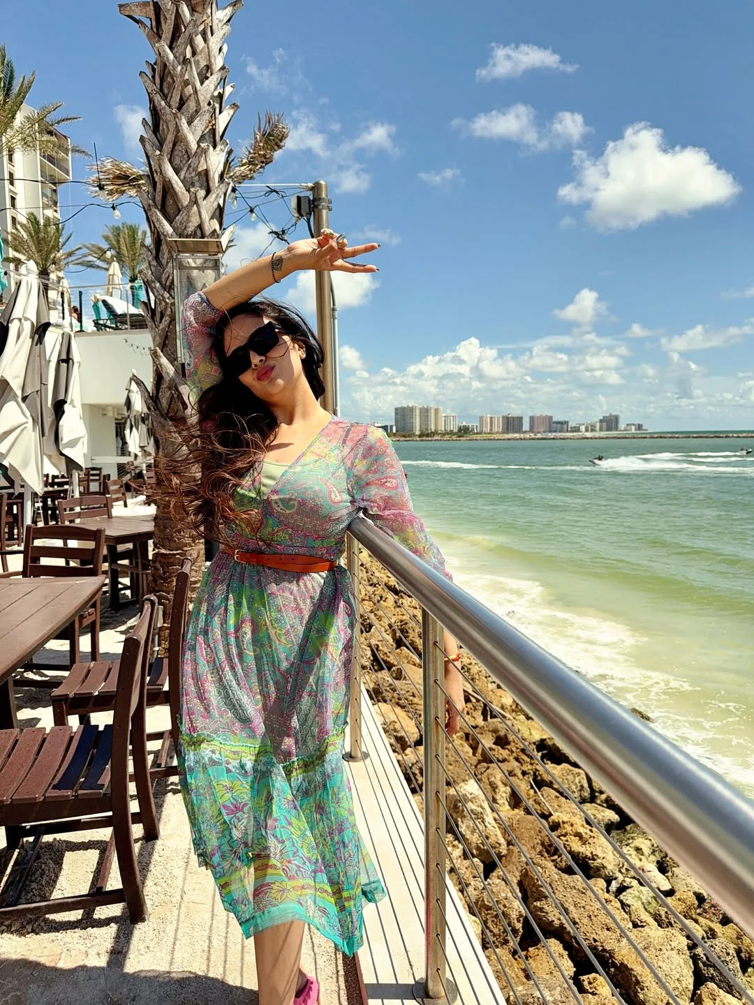 Anchor Sreemukhi Enjoying Beach Vacation in America