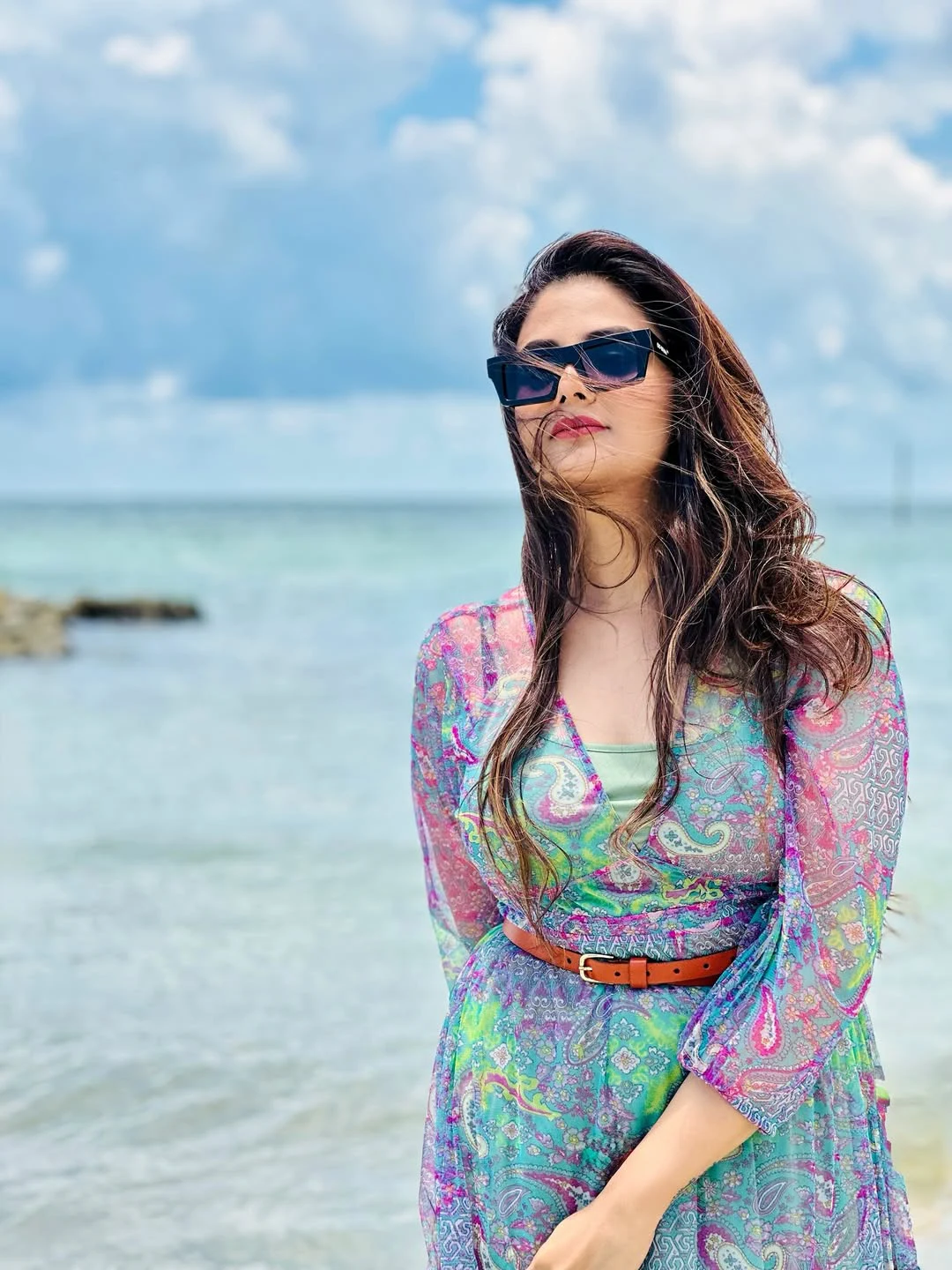 Anchor Sreemukhi Enjoying Beach Vacation in America