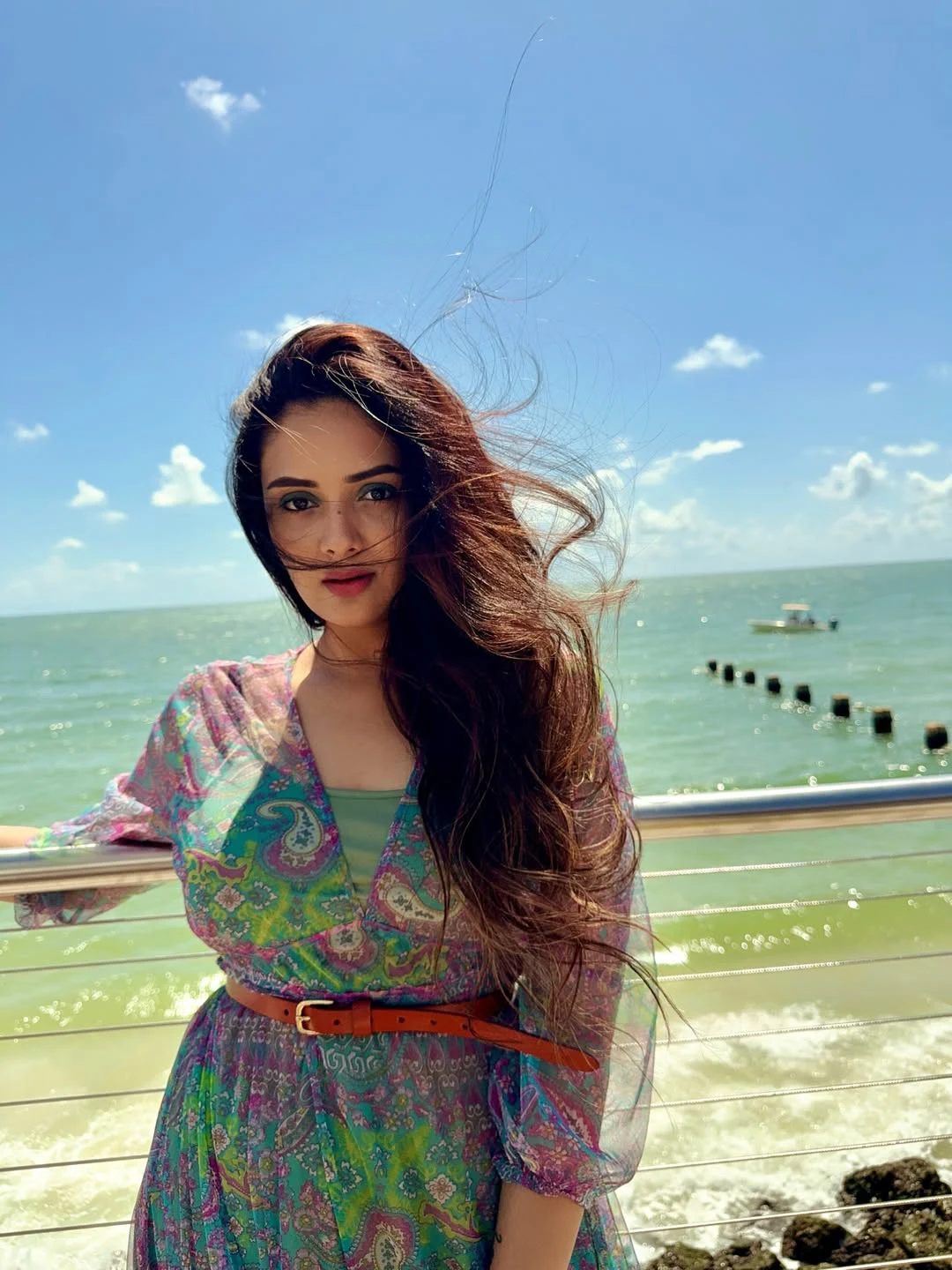 Anchor Sreemukhi Enjoying Beach Vacation in America