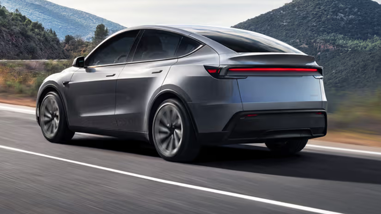 Tesla Model Y Price : భారత్కు టెస్లా ఈవీ మోడల్ Y కారు.. సింగిల్ ఛార్జ్తో 500కి.మీ రేంజ్.. అమెరికాలో కన్నా భారత్లోనే ధర 2 రెట్లు ఎక్కువ..! Tesla Model Y Price
