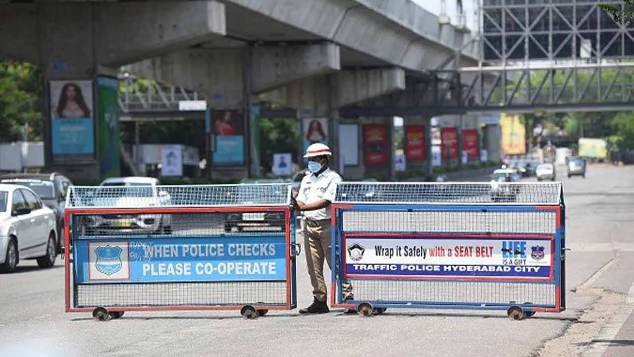 Traffic Restrictions: హైదరాబాద్ వాసులకు బిగ్ అలర్ట్.. ఇవాళ, రేపు ఆ ప్రాంతాల్లో ట్రాఫిక్ ఆంక్షలు.. Traffic Restrictions: హైదరాబాద్ వాసులకు బిగ్ అలర్ట్.. ఇవాళ, రేపు ఆ ప్రాంతాల్లో ట్రాఫిక్ ఆంక్షలు..