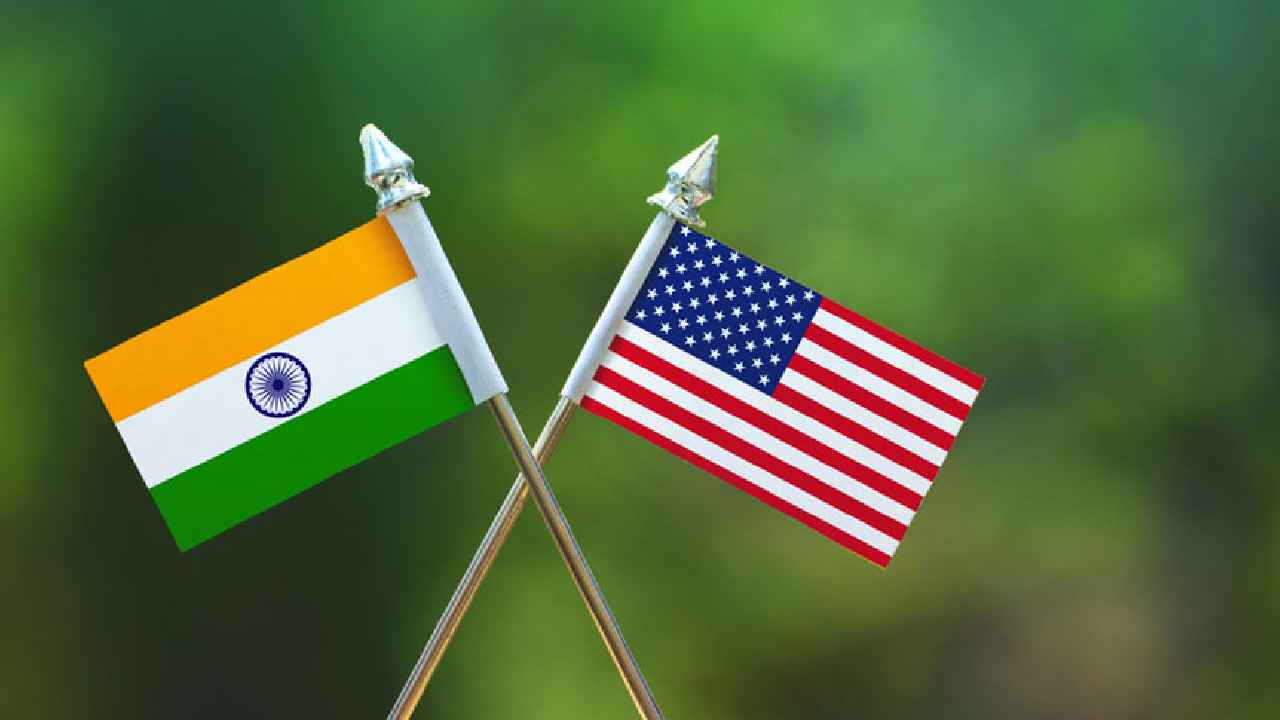 Trump Tariffs And Penality: ఇండియాపై 25 శాతం టారిఫ్ తో పాటు పెనాల్టీ.. ఏంటీ పెనాల్టీ? భారత్కి నష్టం ఏంటి? Trump Tariffs And Penality: ఇండియాపై 25 శాతం టారిఫ్ తో పాటు పెనాల్టీ.. ఏంటీ పెనాల్టీ? భారత్కి నష్టం ఏంటి?