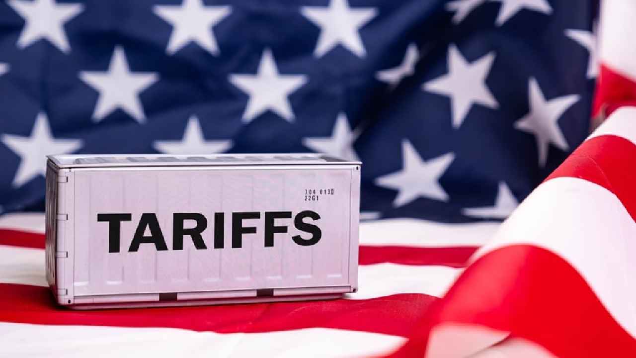 Trump Tariffs Effect: ఇండియాపై ట్రంప్ దెబ్బ.. 25 శాతం టారిఫ్ ఎఫెక్ట్.. ఏమేం రేట్లు పెరుగుతాయి? Trump Tariffs Effect: ఇండియాపై ట్రంప్ దెబ్బ.. 25 శాతం టారిఫ్ ఎఫెక్ట్.. ఏమేం రేట్లు పెరుగుతాయి?