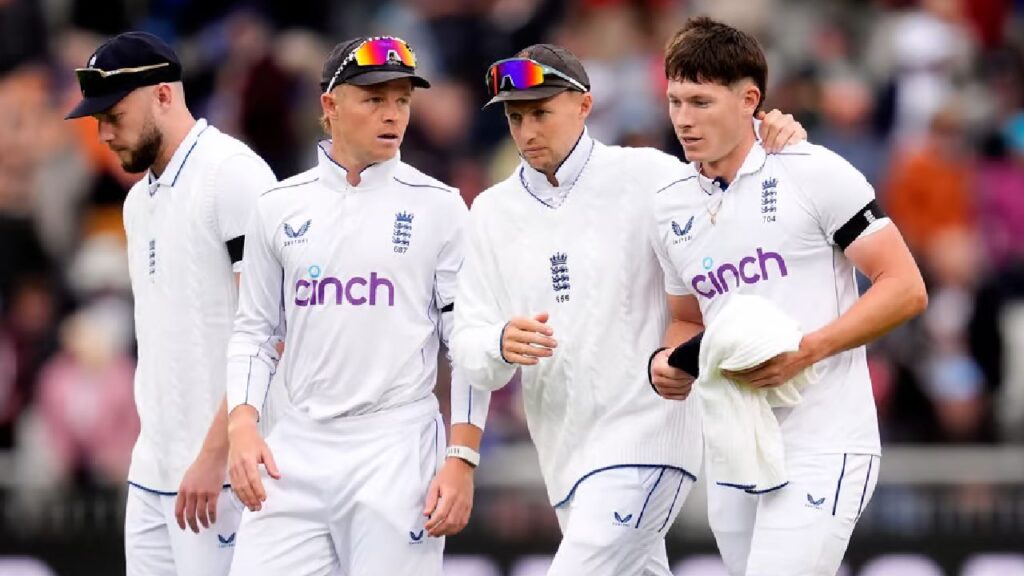 What do cricketers eat and drink during breaks in Test cricket