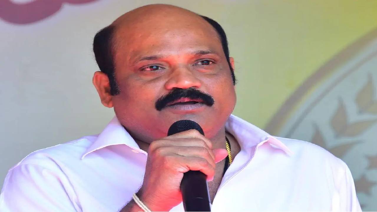 “నేను సిద్ధం” అంటూ పేర్ని నానికి ఎమ్మెల్యే యార్లగడ్డ వెంకట్రావు బహిరంగ సవాల్.. “నేను సిద్ధం” అంటూ పేర్ని నానికి ఎమ్మెల్యే యార్లగడ్డ వెంకట్రావు బహిరంగ సవాల్..