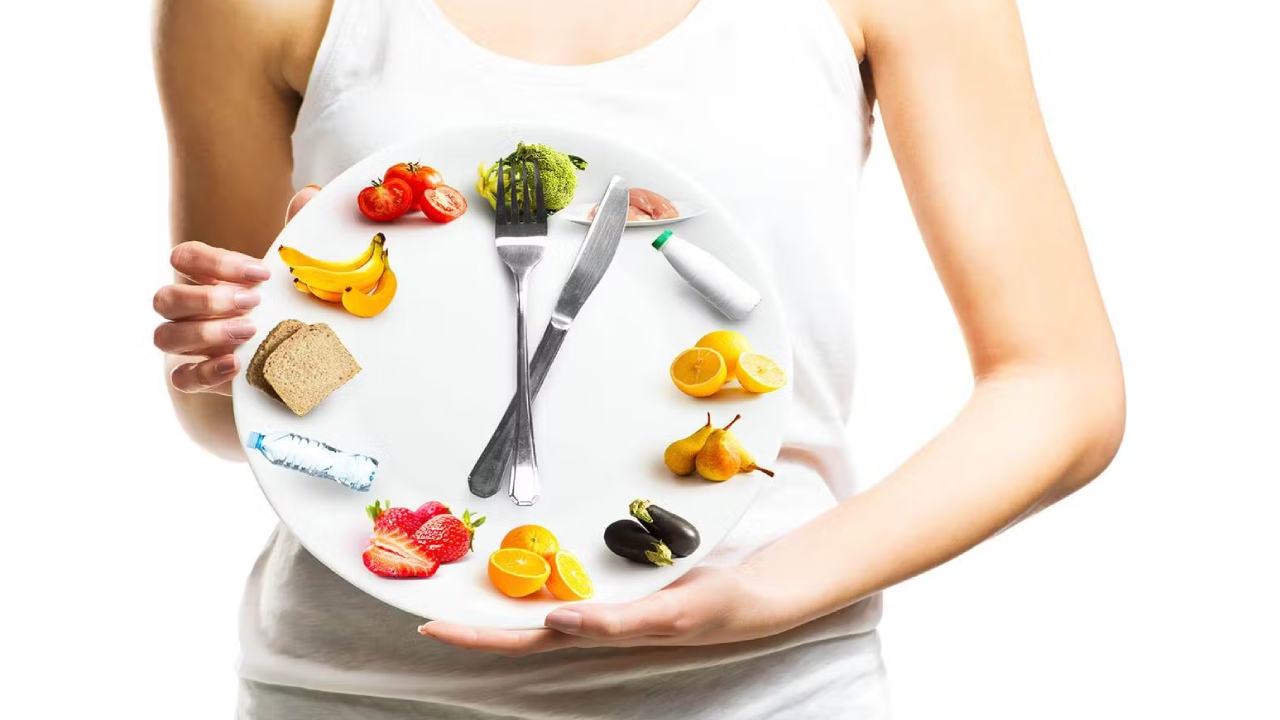 Chrono Nutrition Benefits: క్రోనో న్యూట్రీషియన్.. ఆరోగ్యానికి ఆహార గడియారం.. బీపీ, షుగర్ అన్నీ కంట్రోల్ Chrono Nutrition Benefits: క్రోనో న్యూట్రీషియన్.. ఆరోగ్యానికి ఆహార గడియారం.. బీపీ, షుగర్ అన్నీ కంట్రోల్
