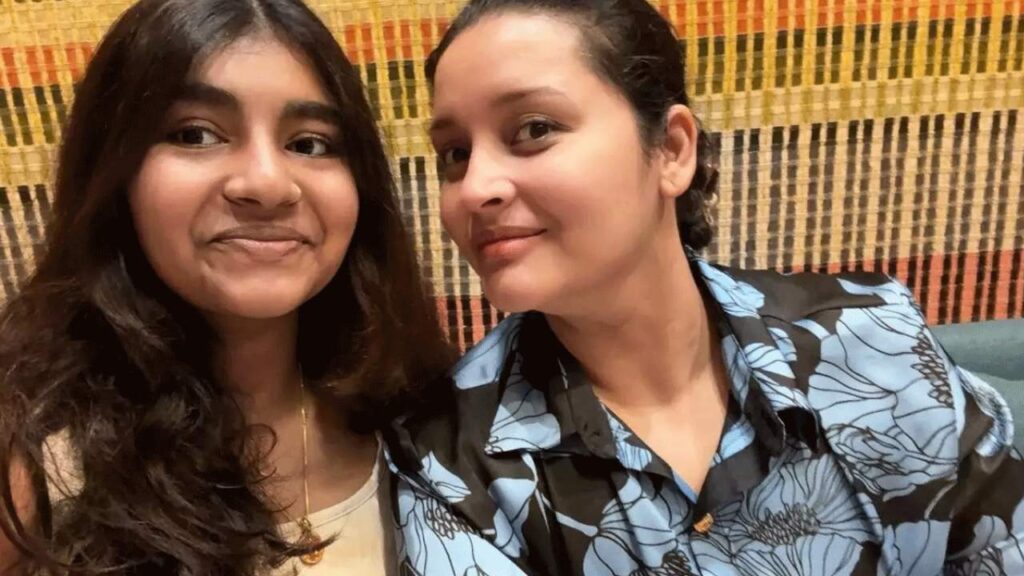 Renu Desai Shares Photo with Aadya and tells about her Surgery