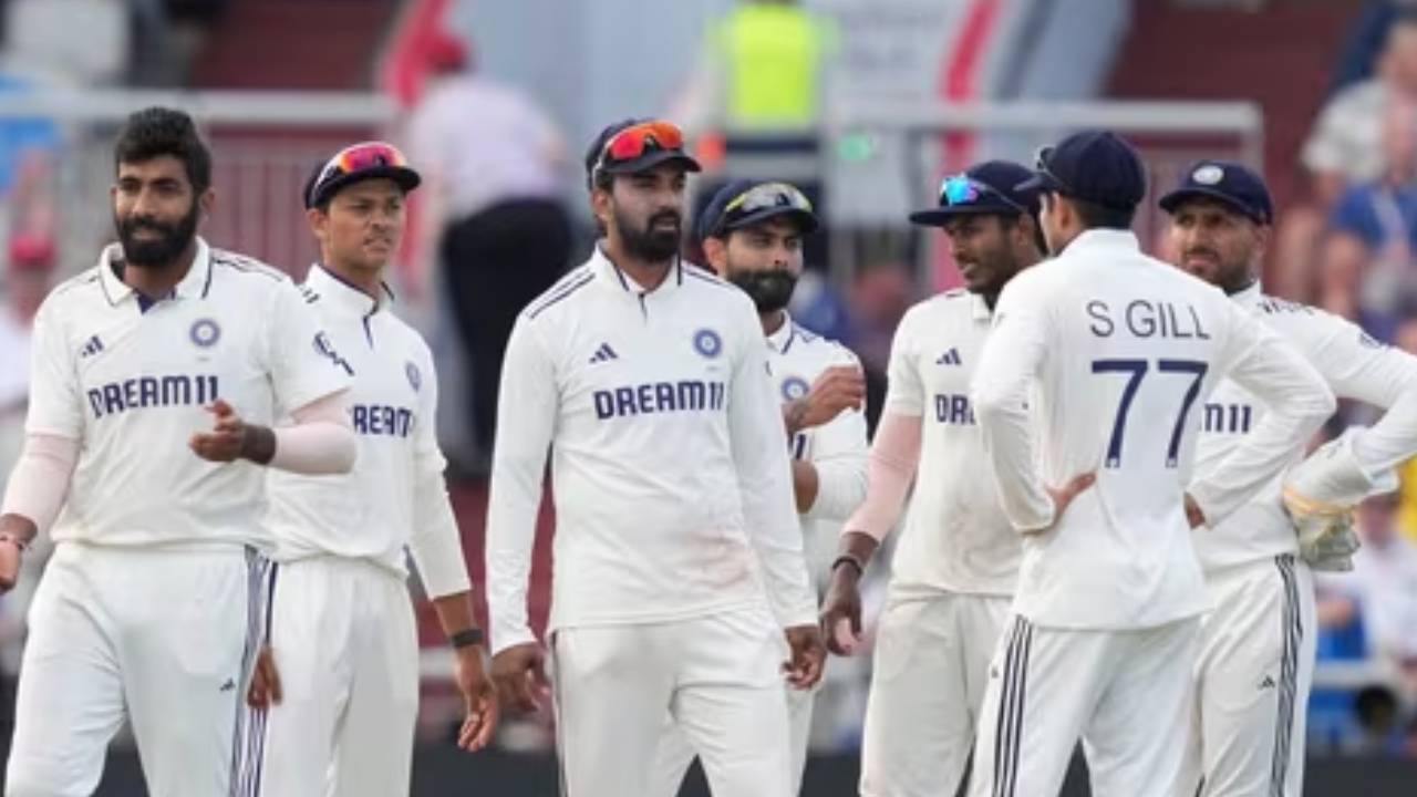 IND vs ENG: ఇంగ్లాండ్తో చివరి టెస్టు.. వాళ్లిద్దరిపై వేటు తప్పదా..! టాప్ స్పిన్నర్ వచ్చేస్తున్నాడా.. ఐదో టెస్ట్ ఆడే భారత తుది జట్టు ఇదే! IND vs ENG: ఇంగ్లాండ్తో చివరి టెస్టు.. వాళ్లిద్దరిపై వేటు తప్పదా..! టాప్ స్పిన్నర్ వచ్చేస్తున్నాడా.. ఐదో టెస్ట్ ఆడే భారత తుది జట్టు ఇదే!
