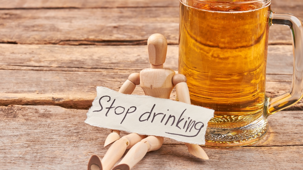 Quit Alcohol: మద్యం తాగడం మానేయాలనుకుంటున్నారా.. అయితే ఇలా చేయండి.. మళ్ళీ అలవాటు కూడా చేసుకోలేరు Quit Alcohol: మద్యం తాగడం మానేయాలనుకుంటున్నారా.. అయితే ఇలా చేయండి.. మళ్ళీ అలవాటు కూడా చేసుకోలేరు