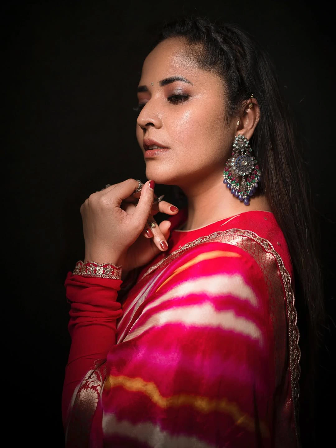 Anasuya Bharadwaj Simple Looks in Saree