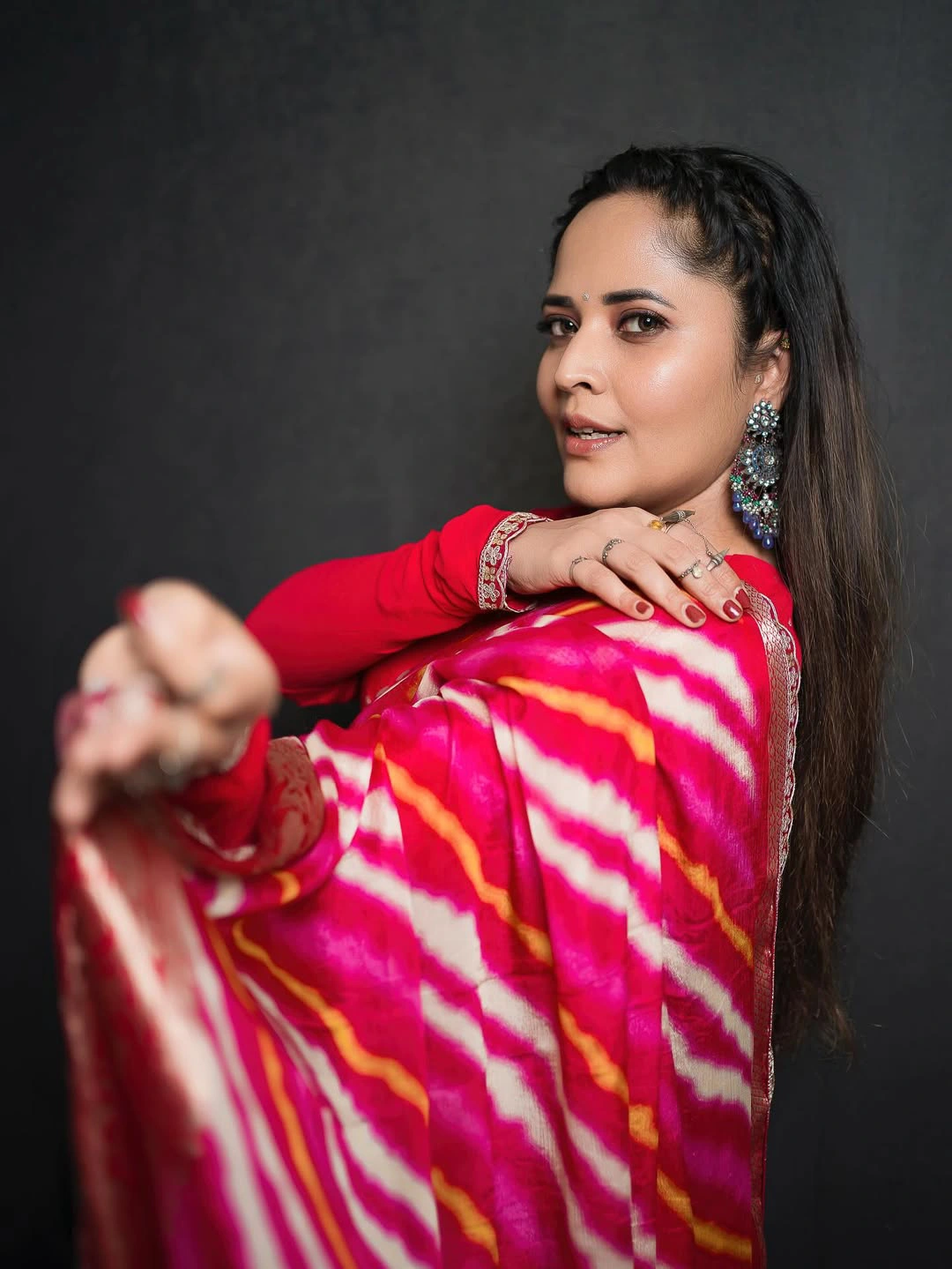 Anasuya Bharadwaj Simple Looks in Saree